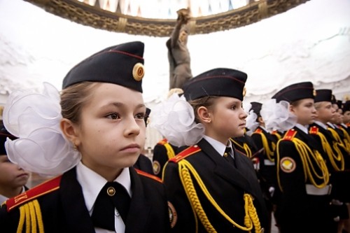 RussianGirls 500x333 Russia, l’armata delle bambine soldato