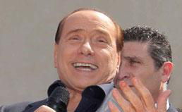 Lampedusa, minacce di morte a chi contesta Berlusconi