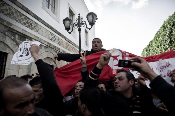 Dopo la rivoluzione: “In Tunisia il nuovo premier sta dalla parte dei giovani”