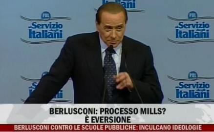 Berlusconi: “la mia parte omosessuale è lesbica”