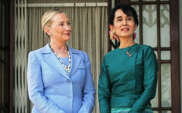 Speciale Myanmar – La Clinton in Birmania, inizia la guerra di Obama allo strapotere cinese nel Pacifico