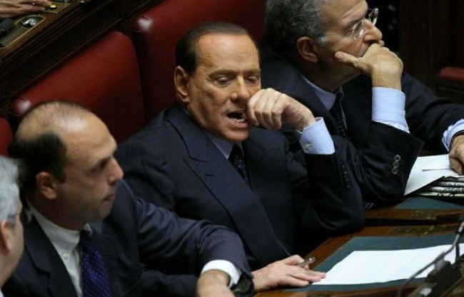 Pdl shock, precipita sotto il 20% nei sondaggi. Berlusconi: “Serve un’idea”