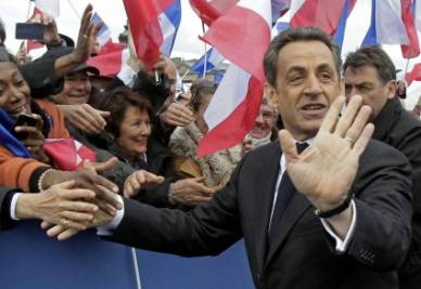 Francia, Hollande in vantaggio su Sarkozy nelle elezioni più “multimediali” di sempre