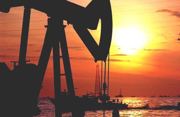 La corsa inarrestabile del petrolio, prezzo raddoppiato entro il 2022