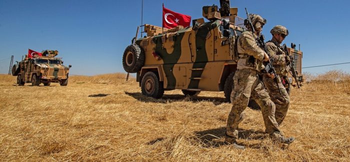La Turchia attacca i curdi. Iniziati i raid aerei in Siria